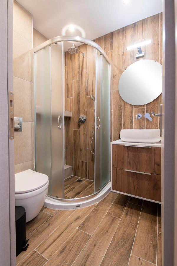 J Villara'S Luxury Suites Thessaloniki Exterior photo